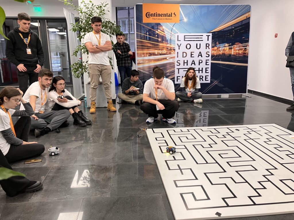 Hackathon Continental – Micromouse robots maze competition: Povestea
